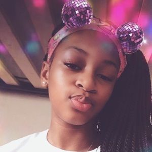 Meet your Posher, Shayla